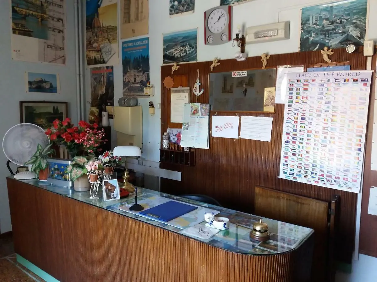 Hotel Mediterraneo Тиррения