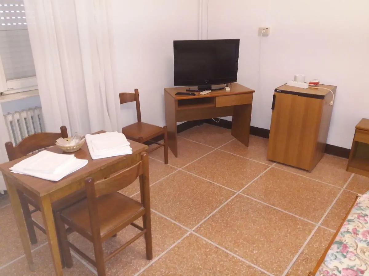 Hotel Mediterraneo 티레니아